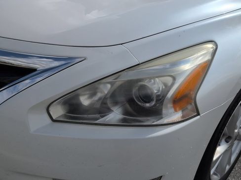 Used 2014 Nissan Altima 2.5 SL w/ Moonroof Package FWD image 6
