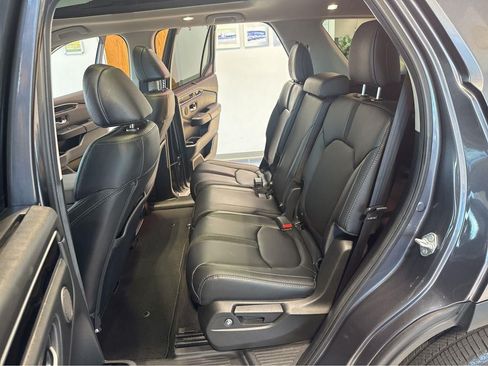 Used 2025 Honda Pilot Touring image 30