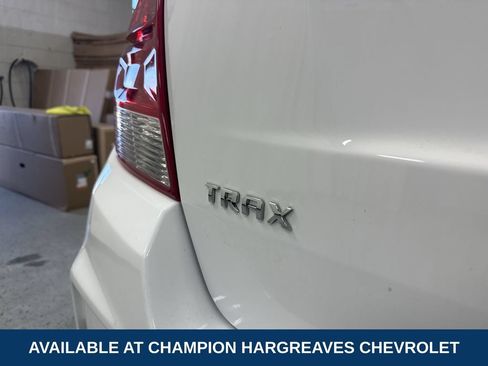 Used 2020 Chevrolet Trax LS FWD image 40