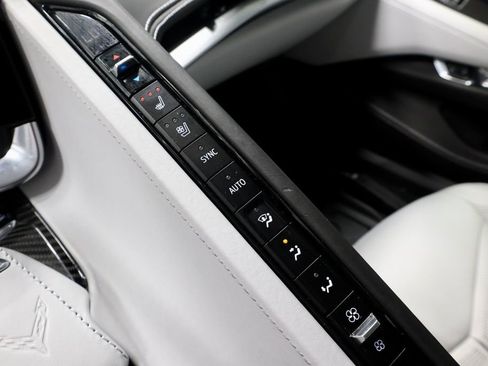 Used 2021 Chevrolet Corvette Stingray Premium Cpe w/ Z51 Performance Package image 33