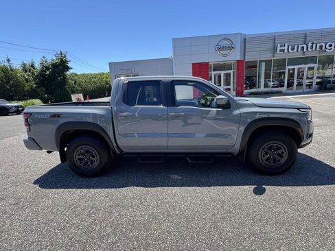 Used 2025 Nissan Frontier PRO-4X AWD/4WD image 7