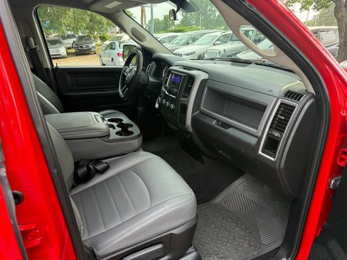 Used 2017 RAM 1500 Express RWD image 17