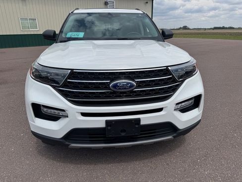 Used 2023 Ford Explorer XLT w/ Equipment Group 202A AWD/4WD image 14