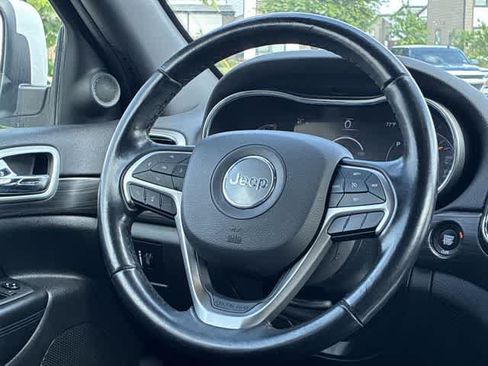 Used 2020 Jeep Grand Cherokee Laredo w/ Laredo X Package RWD image 23