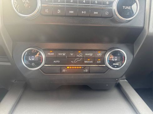 Used 2019 Ford Expedition XLT RWD image 20