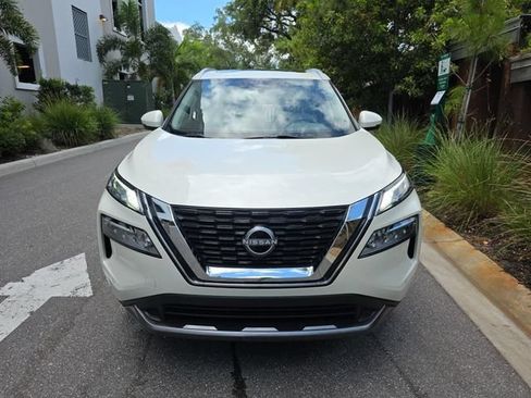 Used 2023 Nissan Rogue SL w/ SL Premium Package FWD image 3