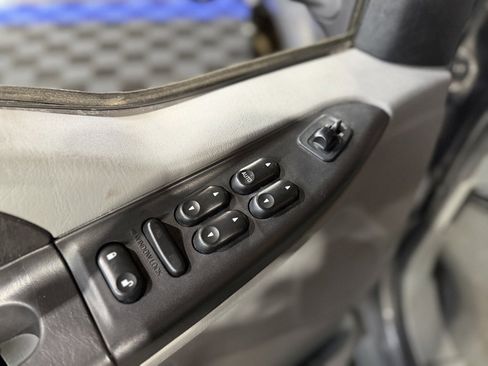 Used 2005 Ford F250 XLT image 11