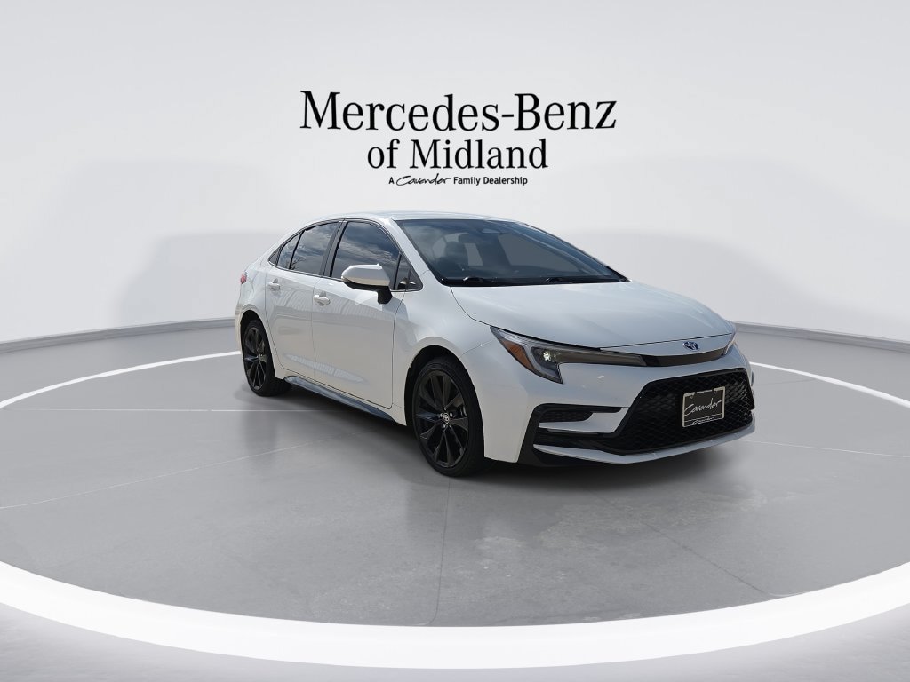 Used 2023 Toyota Corolla SE w/ Carpet Mat Package (TMS) FWD image 2