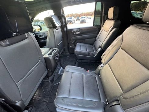 Used 2021 Chevrolet Suburban High Country image 30