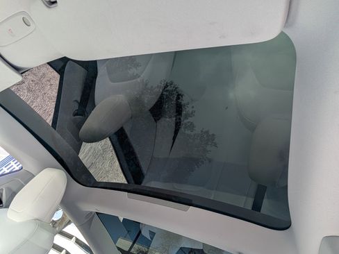 Used 2025 Tesla Model 3 image 22