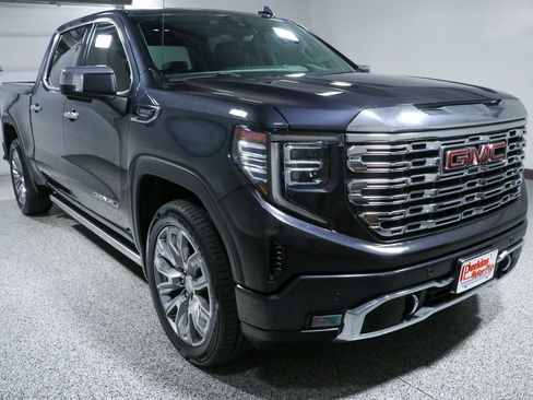 Used 2023 GMC Sierra 1500 Denali w/ Denali Reserve Package AWD/4WD image 5
