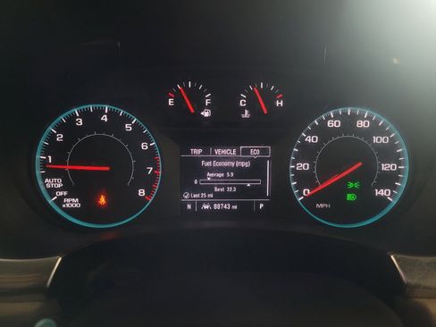 Used 2022 Chevrolet Traverse LS FWD image 23