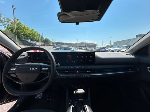 Used 2025 Kia K4 FWD image 28
