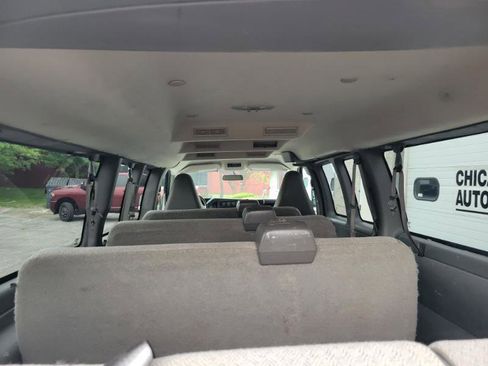Used 2017 Chevrolet Express 3500 LT w/ LT Preferred Equipment Group RWD image 13