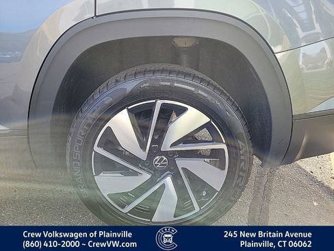 Certified 2024 Volkswagen Atlas SE image 8