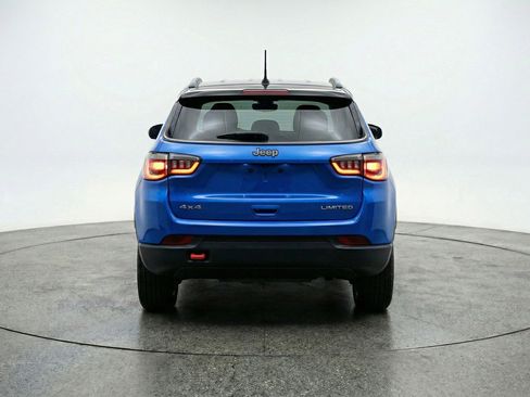Used 2025 Jeep Compass Trailhawk image 7