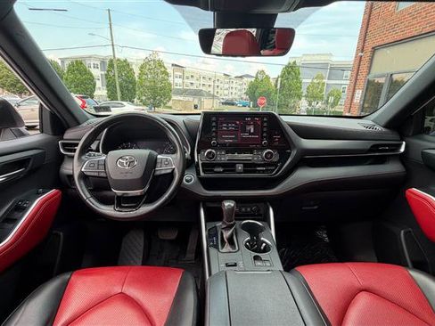 Used 2021 Toyota Highlander XSE FWD image 23