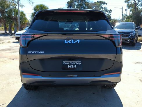 New 2026 Kia Sportage EX FWD image 7