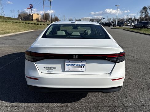 Used 2024 Honda Accord EX image 9