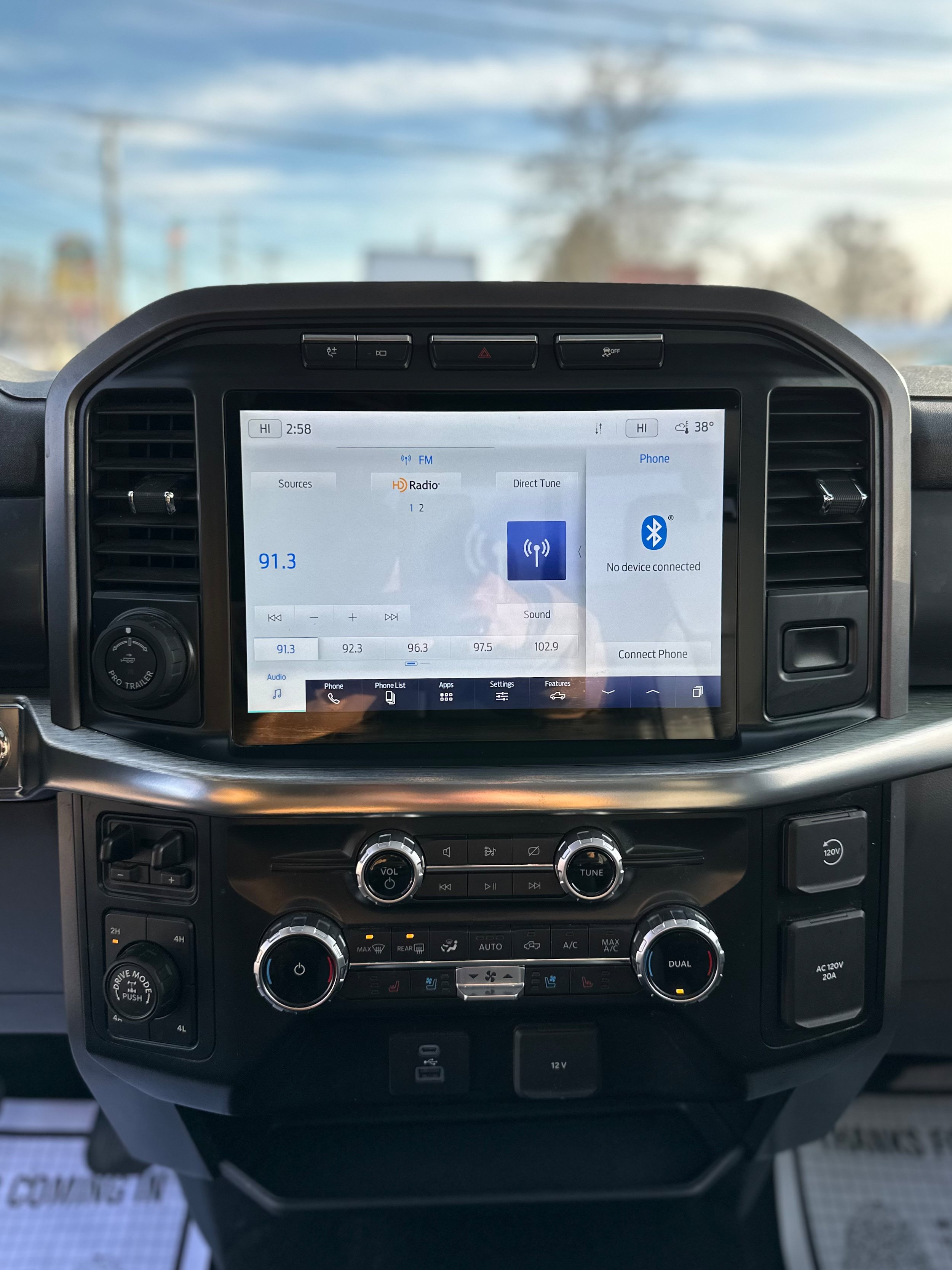 Used 2022 Ford F150 Lariat AWD/4WD image 14