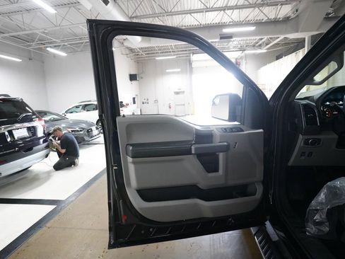 Used 2018 Ford F150 XLT w/ Equipment Group 302A Luxury AWD/4WD image 27