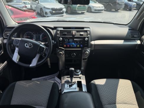 Used 2018 Toyota 4Runner SR5 AWD/4WD image 18