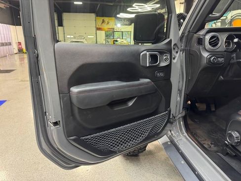 Used 2019 Jeep Wrangler Unlimited Rubicon AWD/4WD image 22