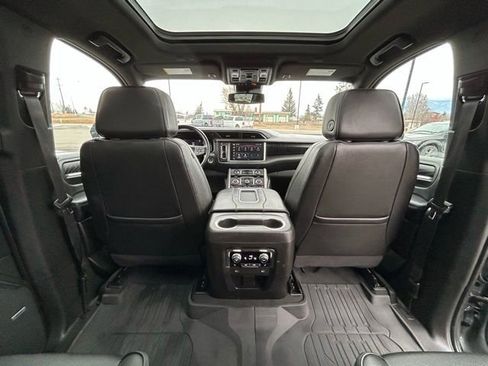 Used 2023 GMC Yukon XL Denali AWD/4WD image 43
