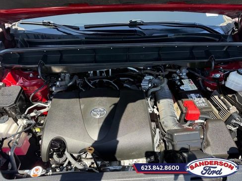 Used 2021 Toyota Highlander XLE AWD/4WD image 9