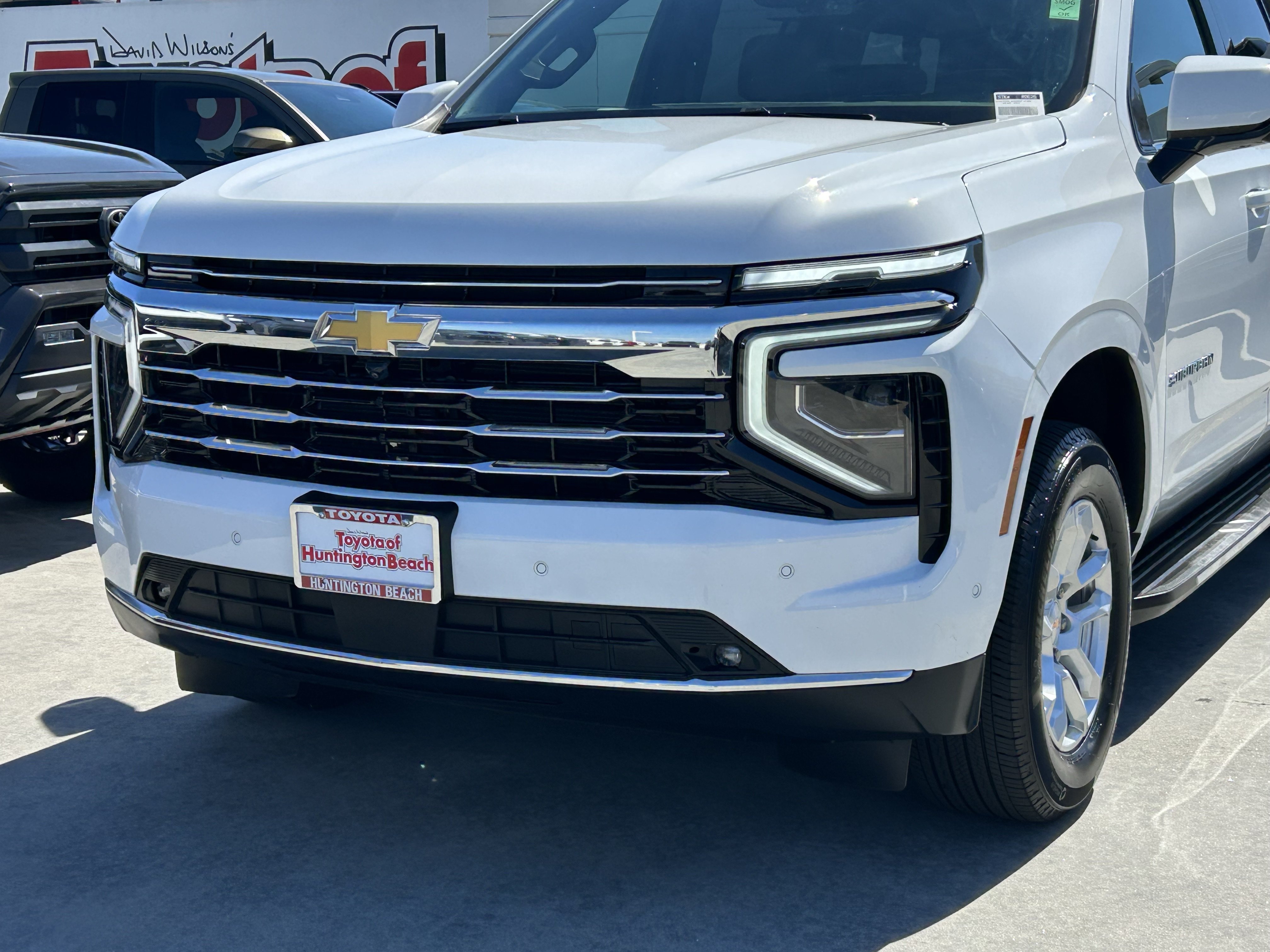 Used 2026 Chevrolet Suburban LT w/ Comfort Package AWD/4WD image 7
