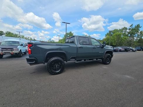 Used 2025 Chevrolet Silverado 2500 ZR2 w/ Technology Package AWD/4WD image 10