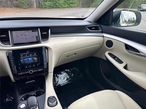 Used 2021 INFINITI QX50 Essential image 15