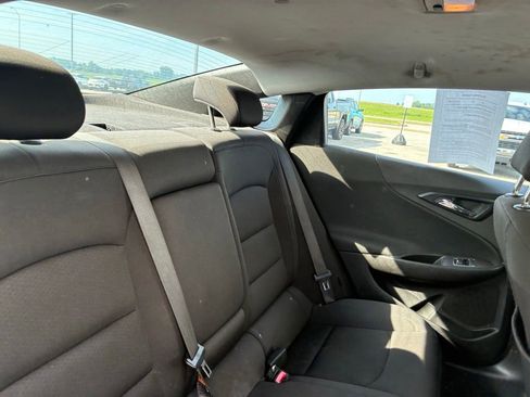Used 2022 Chevrolet Malibu LT FWD image 16