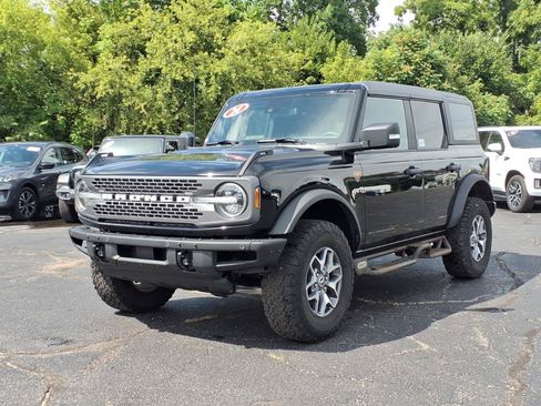 Certified 2024 Ford Bronco Badlands AWD/4WD image 3