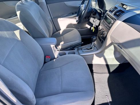 Used 2012 Toyota Corolla LE FWD image 9