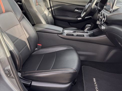 Used 2022 Nissan Sentra SR w/ SR Premium Package image 12