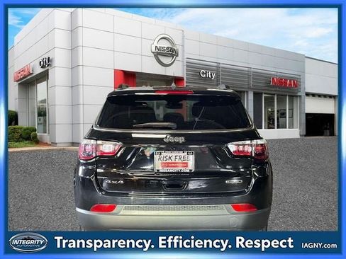 Used 2023 Jeep Compass Latitude AWD/4WD image 7