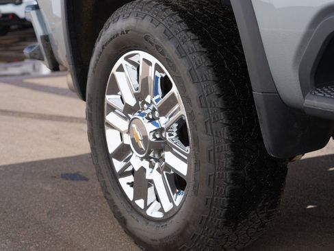 Used 2024 Chevrolet Silverado 2500 High Country w/ Z71 Off-Road Package image 30