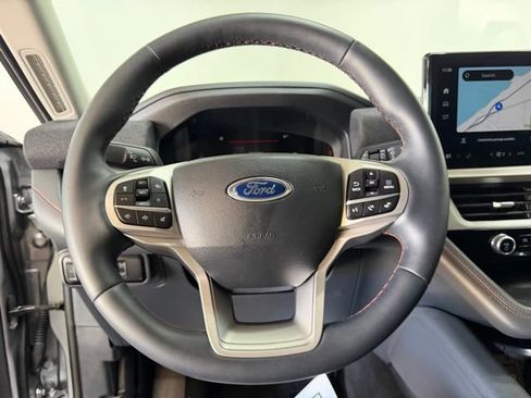 Used 2025 Ford Explorer Active AWD/4WD image 26