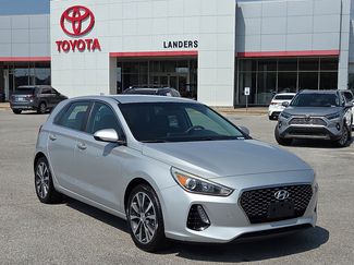 Used 2019 Hyundai Elantra GT image 1