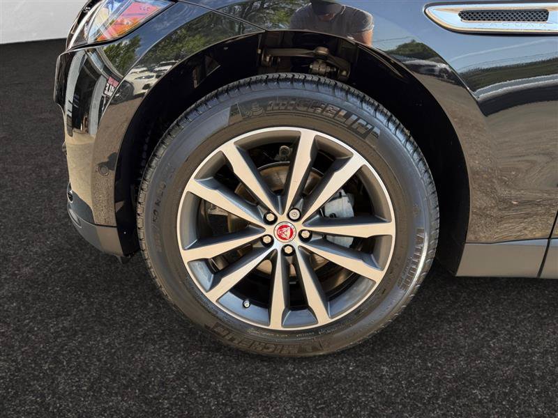 Used 2020 Jaguar F-PACE Prestige AWD/4WD image 17
