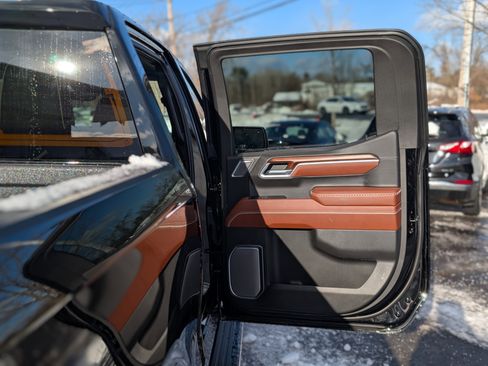 Used 2025 GMC Sierra 1500 Denali Ultimate image 53