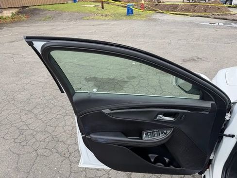Used 2019 Chevrolet Impala LT FWD image 11