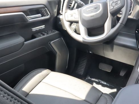 New 2026 GMC Sierra 1500 Denali AWD/4WD image 13
