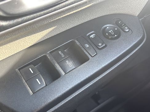 Used 2018 Honda CR-V EX image 25