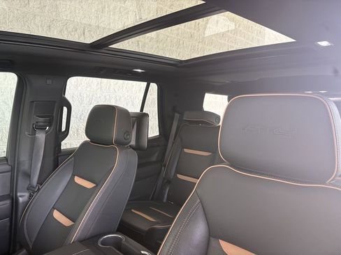 Certified 2022 GMC Yukon AT4 w/ AT4 Premium Package image 2