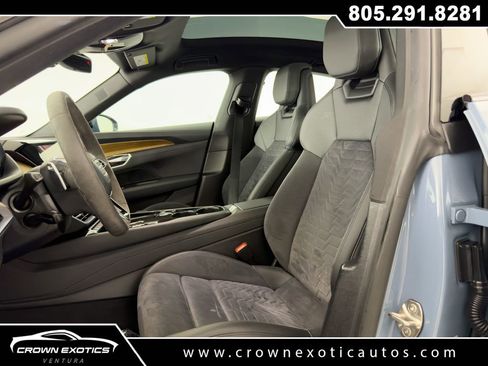Used 2023 Audi e-tron GT Premium Plus image 32