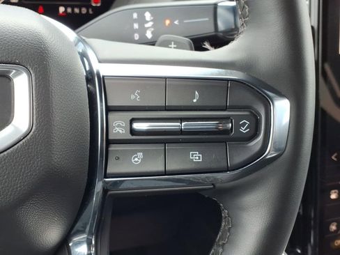 Used 2025 GMC Yukon Denali AWD/4WD image 29