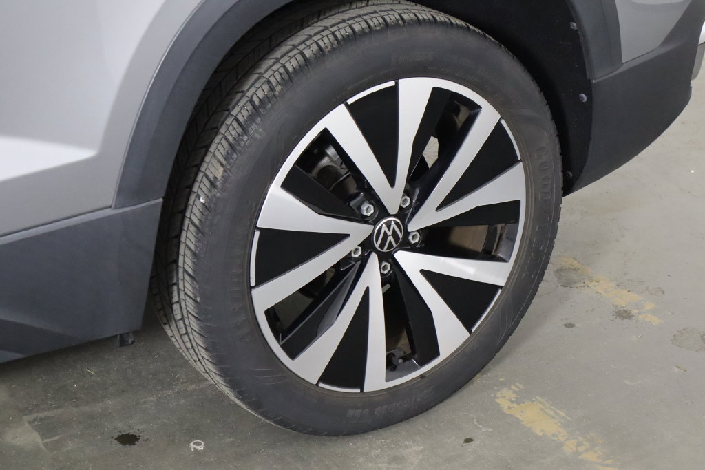 Used 2023 Volkswagen Taos SE FWD image 39