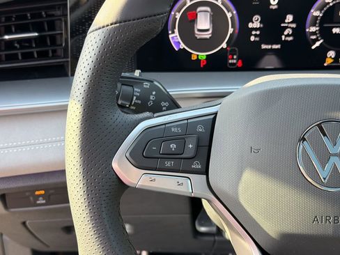 New 2026 Volkswagen Tiguan SE R-Line FWD image 26